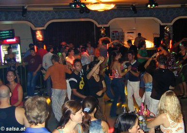 click to enlarge - Salsa in der Komdie, Basel